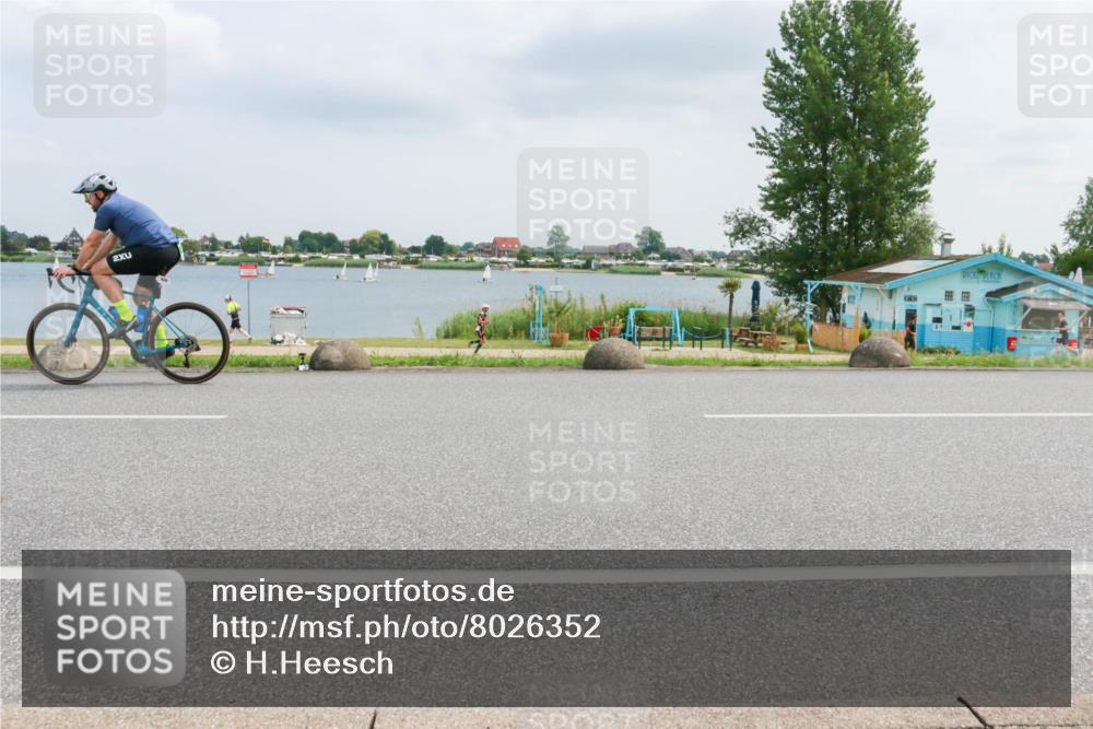 21.06.2025 - 27. Vierlanden-Triathlon H.Heesch http://msf.ph/oto/8026352 15.06.2025 12:11:44 Radfahren 229, 826, 898 meine-sportfotos.de