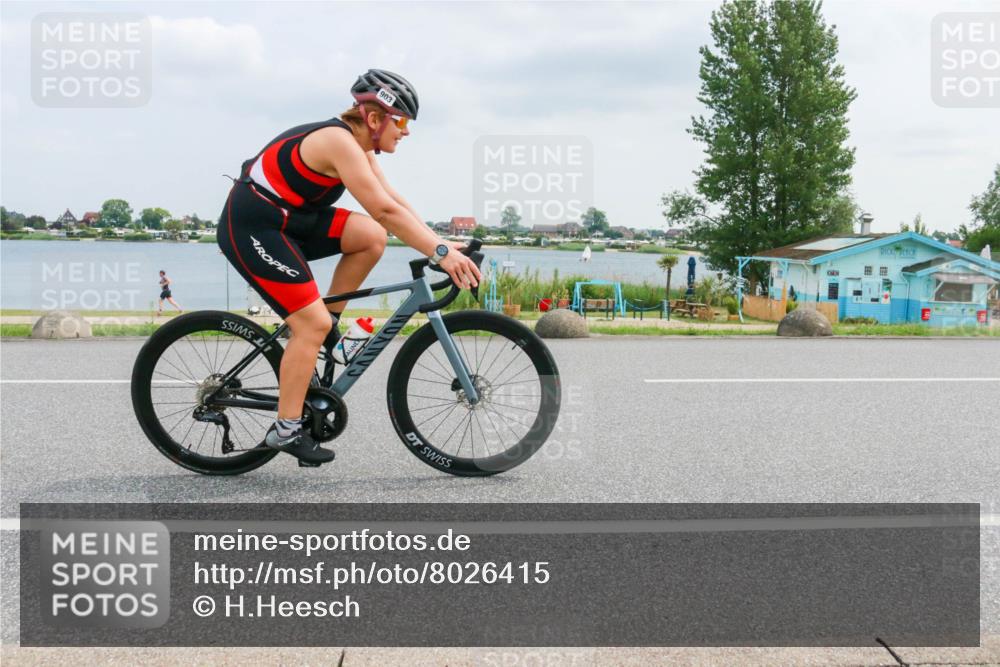 21.06.2025 - 27. Vierlanden-Triathlon H.Heesch http://msf.ph/oto/8026415 15.06.2025 12:12:44 Radfahren 903 meine-sportfotos.de