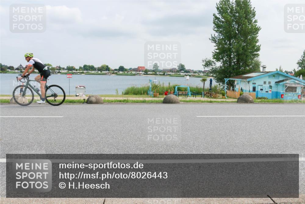 21.06.2025 - 27. Vierlanden-Triathlon H.Heesch http://msf.ph/oto/8026443 15.06.2025 12:12:48 Radfahren 875, 903, 914 meine-sportfotos.de