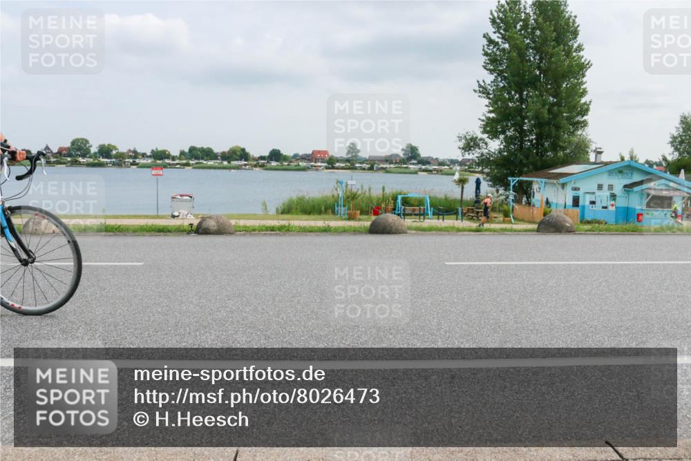 21.06.2025 - 27. Vierlanden-Triathlon H.Heesch http://msf.ph/oto/8026473 15.06.2025 12:12:55 Radfahren 71, 875, 922, 940, 957, 969 meine-sportfotos.de