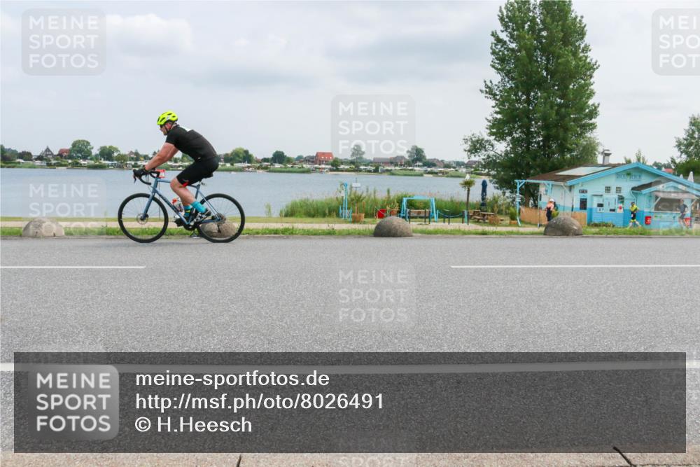 21.06.2025 - 27. Vierlanden-Triathlon H.Heesch http://msf.ph/oto/8026491 15.06.2025 12:12:57 Radfahren 71, 922, 940, 957, 969 meine-sportfotos.de
