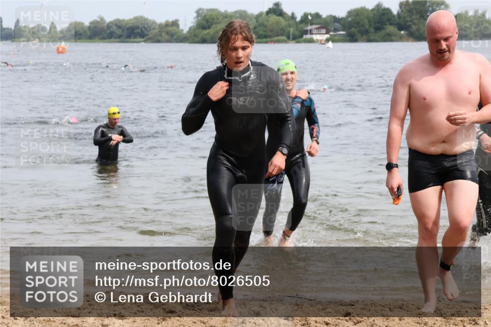 15.06.2025 - 27. Vierlanden-Triathlon Lena Gebhardt http://msf.ph/oto/8026505 15.06.2025 10:58:36 Schwimmen 636, 643, 667, 684, 732, 741, 743, 747 meine-sportfotos.de