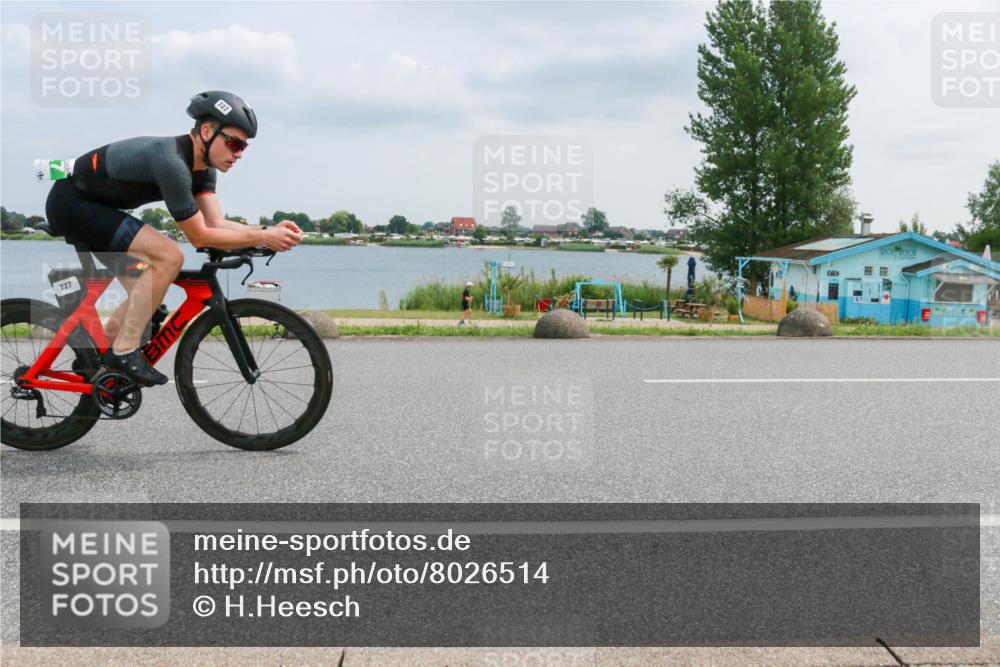 21.06.2025 - 27. Vierlanden-Triathlon H.Heesch http://msf.ph/oto/8026514 15.06.2025 12:13:21 Radfahren 727 meine-sportfotos.de