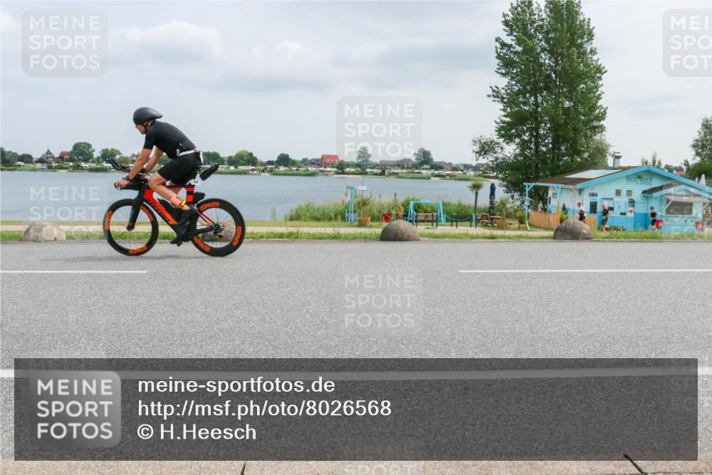21.06.2025 - 27. Vierlanden-Triathlon H.Heesch http://msf.ph/oto/8026568 15.06.2025 12:13:39 Radfahren 941, 950 meine-sportfotos.de