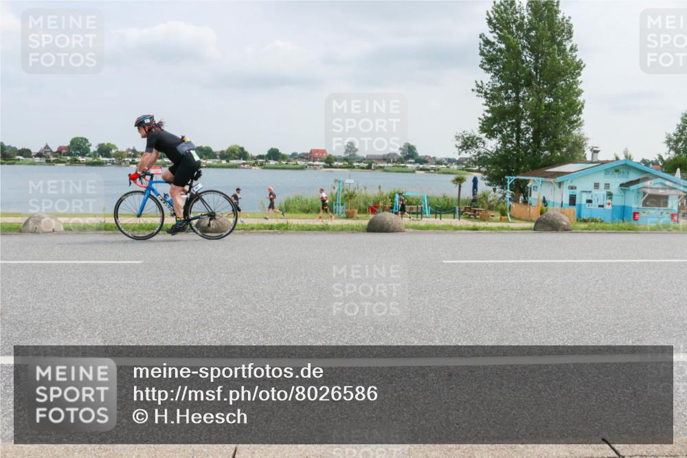 21.06.2025 - 27. Vierlanden-Triathlon H.Heesch http://msf.ph/oto/8026586 15.06.2025 12:13:44 Radfahren 890, 941, 950, 961 meine-sportfotos.de
