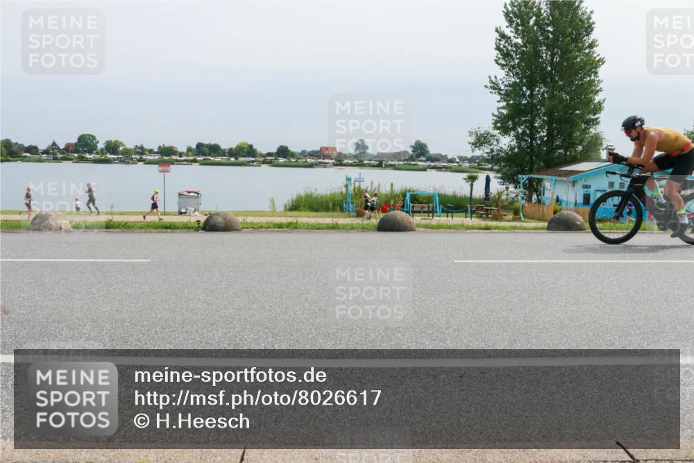 21.06.2025 - 27. Vierlanden-Triathlon H.Heesch http://msf.ph/oto/8026617 15.06.2025 11:18:54 Radfahren 745, 754, 832, 863 meine-sportfotos.de