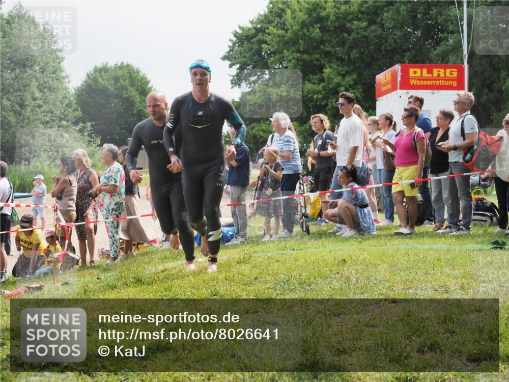 15.06.2025 - 27. Vierlanden-Triathlon KatJ http://msf.ph/oto/8026641 15.06.2025 11:00:22 Schwimmen 646, 657, 662, 694, 731 meine-sportfotos.de