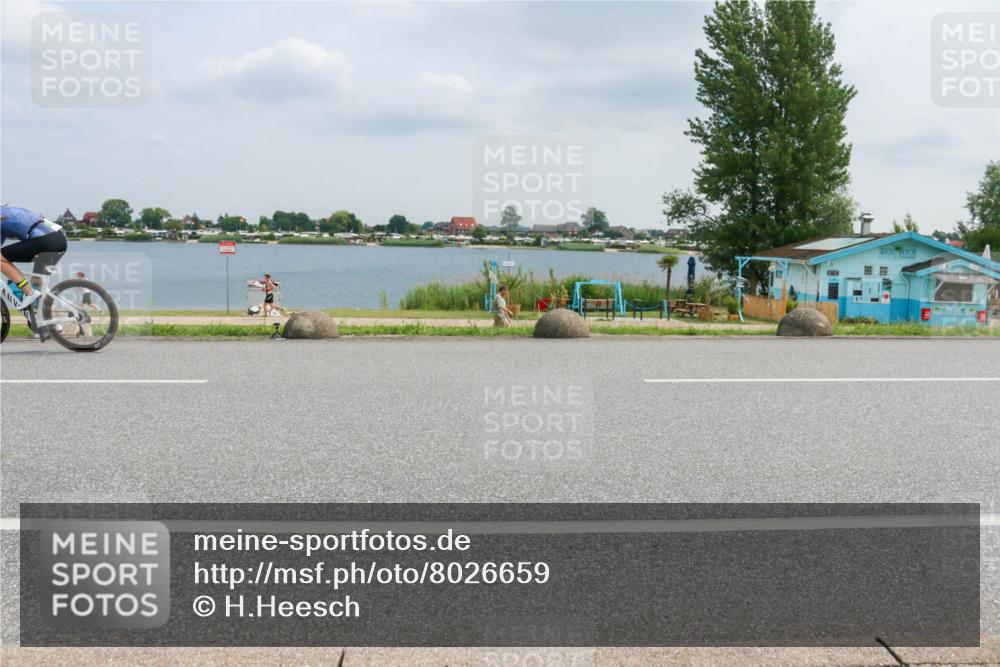 21.06.2025 - 27. Vierlanden-Triathlon H.Heesch http://msf.ph/oto/8026659 15.06.2025 12:14:31 Radfahren 668, 935 meine-sportfotos.de