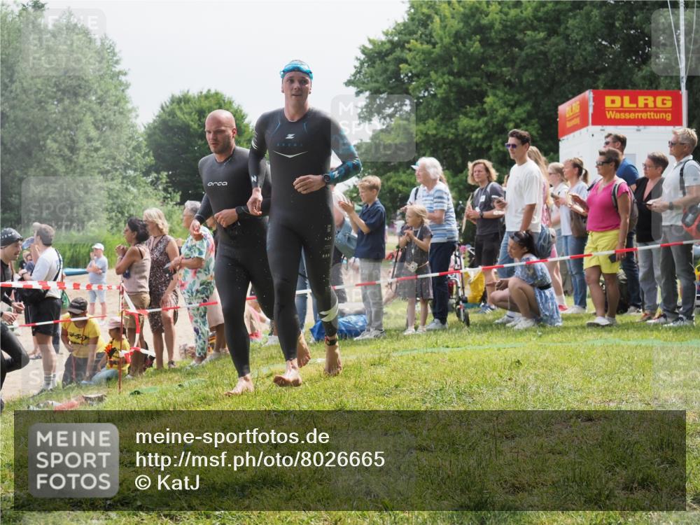 15.06.2025 - 27. Vierlanden-Triathlon KatJ http://msf.ph/oto/8026665 15.06.2025 11:00:22 Schwimmen 646, 657, 662, 694, 731 meine-sportfotos.de