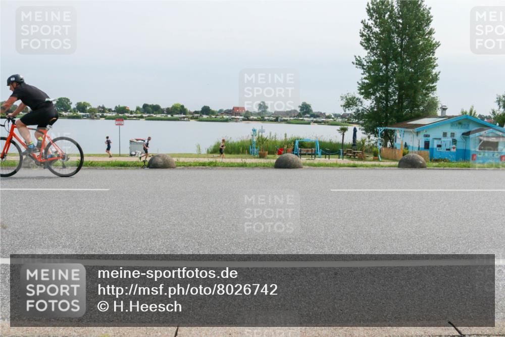 21.06.2025 - 27. Vierlanden-Triathlon H.Heesch http://msf.ph/oto/8026742 15.06.2025 11:19:23 Radfahren 151, 188, 783, 784 meine-sportfotos.de