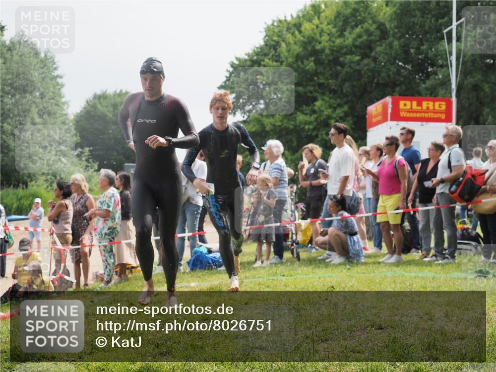 15.06.2025 - 27. Vierlanden-Triathlon KatJ http://msf.ph/oto/8026751 15.06.2025 11:00:25 Schwimmen 646, 657, 662, 694, 714, 731 meine-sportfotos.de