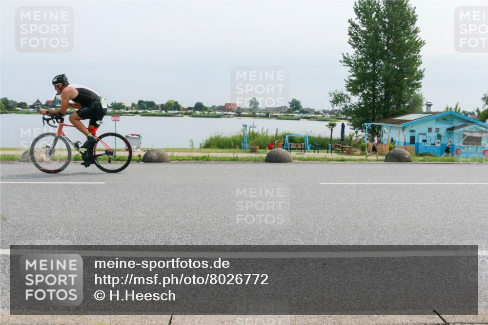 21.06.2025 - 27. Vierlanden-Triathlon H.Heesch http://msf.ph/oto/8026772 15.06.2025 11:19:28 Radfahren 172, 784, 786 meine-sportfotos.de