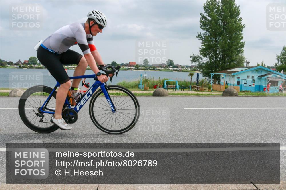 21.06.2025 - 27. Vierlanden-Triathlon H.Heesch http://msf.ph/oto/8026789 15.06.2025 12:15:27 Radfahren 643, 688, 746, 924, 1044, 1045, 1046, 1047, 1048 meine-sportfotos.de