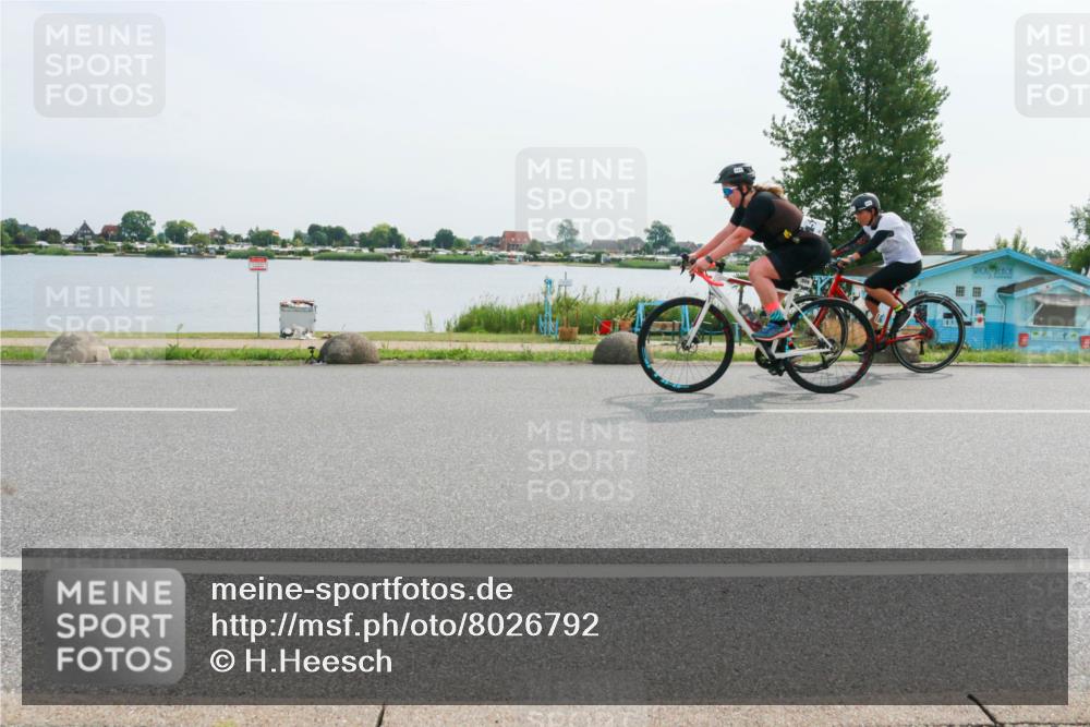 15.06.2025 - 27. Vierlanden-Triathlon H.Heesch http://msf.ph/oto/8026792 15.06.2025 10:27:46 Radfahren 75, 100, 505, 529, 552 meine-sportfotos.de
