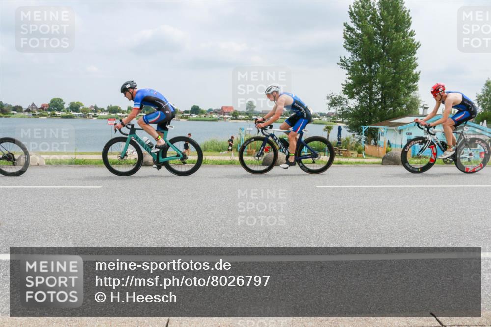 21.06.2025 - 27. Vierlanden-Triathlon H.Heesch http://msf.ph/oto/8026797 15.06.2025 12:15:28 Radfahren 688, 746, 924, 1044, 1045, 1046, 1047, 1048 meine-sportfotos.de