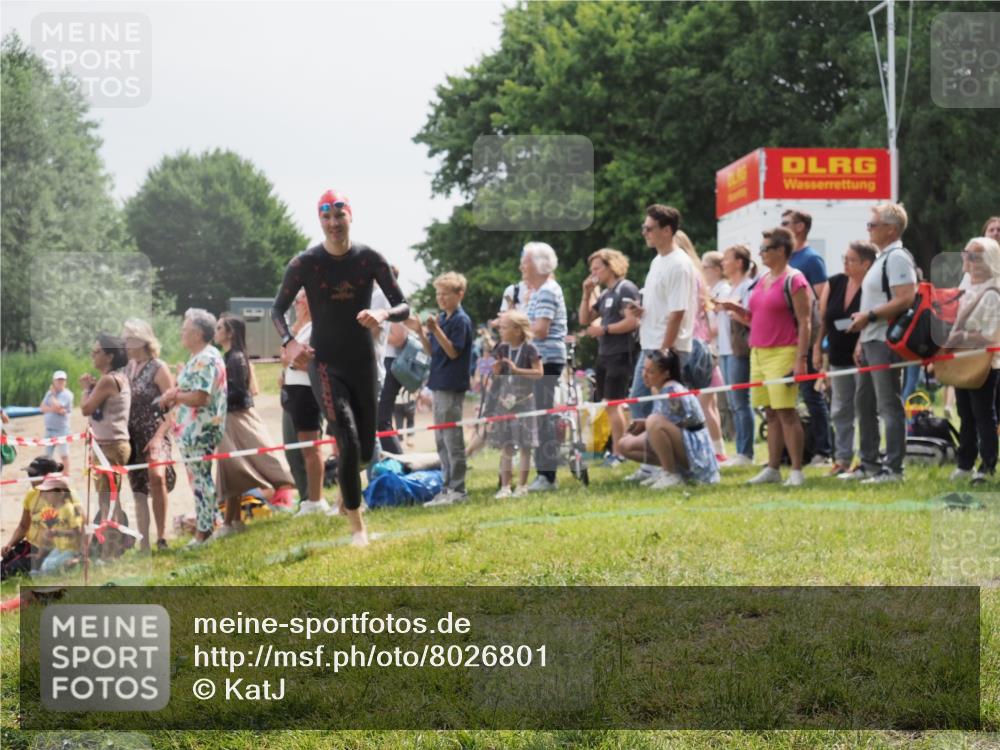 15.06.2025 - 27. Vierlanden-Triathlon KatJ http://msf.ph/oto/8026801 15.06.2025 11:00:27 Schwimmen 646, 657, 662, 694, 714, 731 meine-sportfotos.de