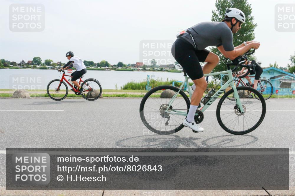 15.06.2025 - 27. Vierlanden-Triathlon H.Heesch http://msf.ph/oto/8026843 15.06.2025 10:27:46 Radfahren 75, 100, 505, 529, 552 meine-sportfotos.de
