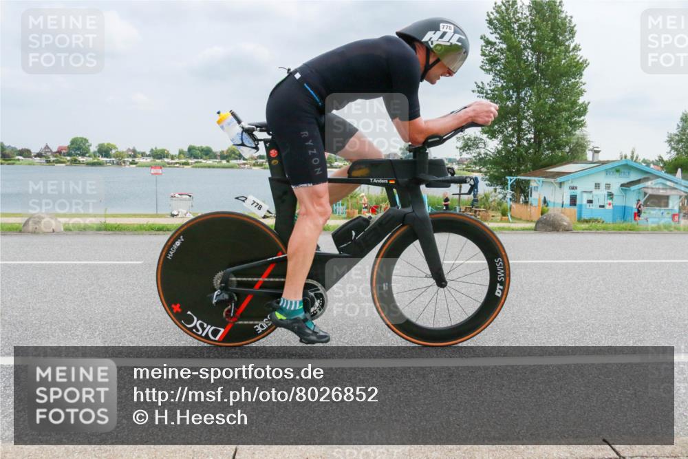 21.06.2025 - 27. Vierlanden-Triathlon H.Heesch http://msf.ph/oto/8026852 15.06.2025 12:15:57 Radfahren 778 meine-sportfotos.de