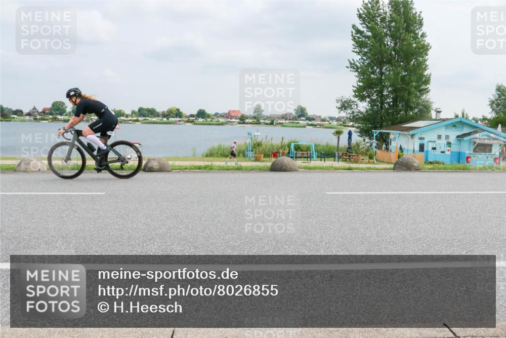 21.06.2025 - 27. Vierlanden-Triathlon H.Heesch http://msf.ph/oto/8026855 15.06.2025 12:16:20 Radfahren 889 meine-sportfotos.de