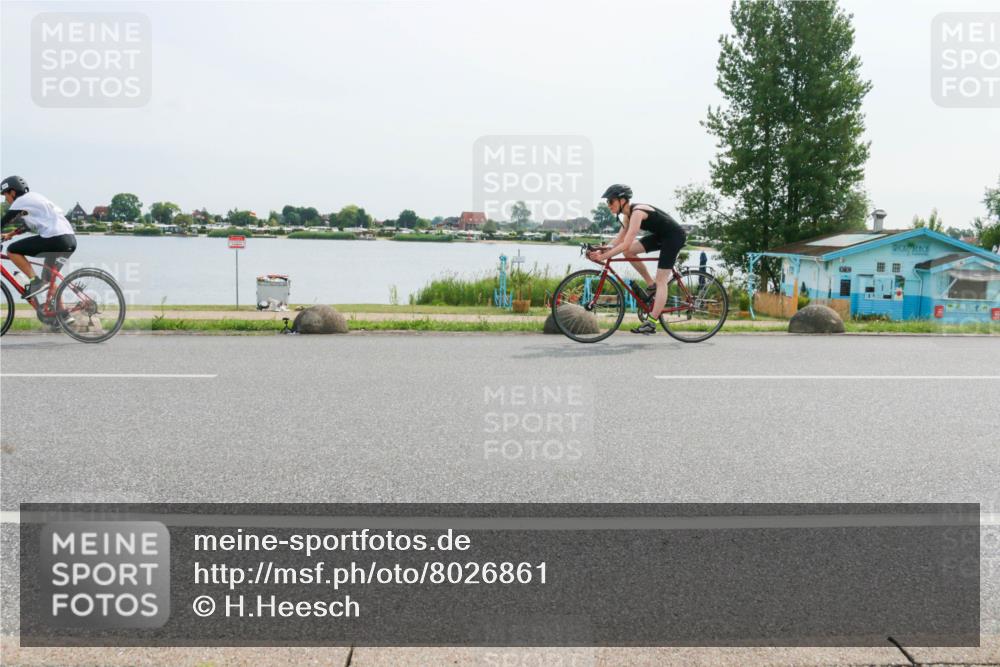 15.06.2025 - 27. Vierlanden-Triathlon H.Heesch http://msf.ph/oto/8026861 15.06.2025 10:27:47 Radfahren 49, 75, 100, 505, 529, 552 meine-sportfotos.de