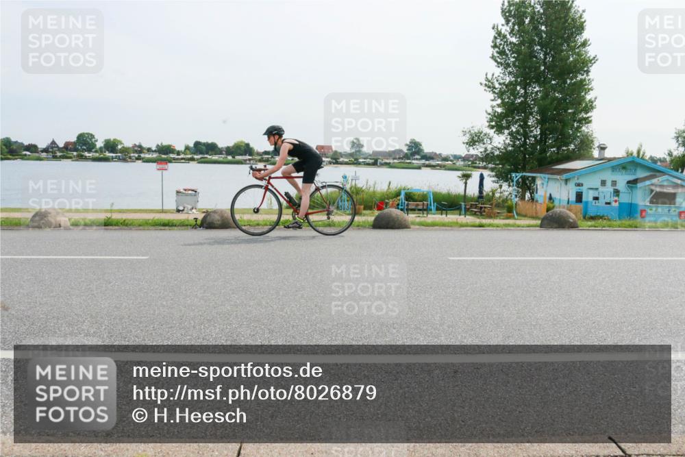 15.06.2025 - 27. Vierlanden-Triathlon H.Heesch http://msf.ph/oto/8026879 15.06.2025 10:27:47 Radfahren 49, 75, 100, 505, 529, 552 meine-sportfotos.de