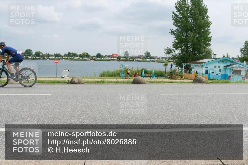 21.06.2025 - 27. Vierlanden-Triathlon H.Heesch http://msf.ph/oto/8026886 15.06.2025 12:16:41 Radfahren 838 meine-sportfotos.de