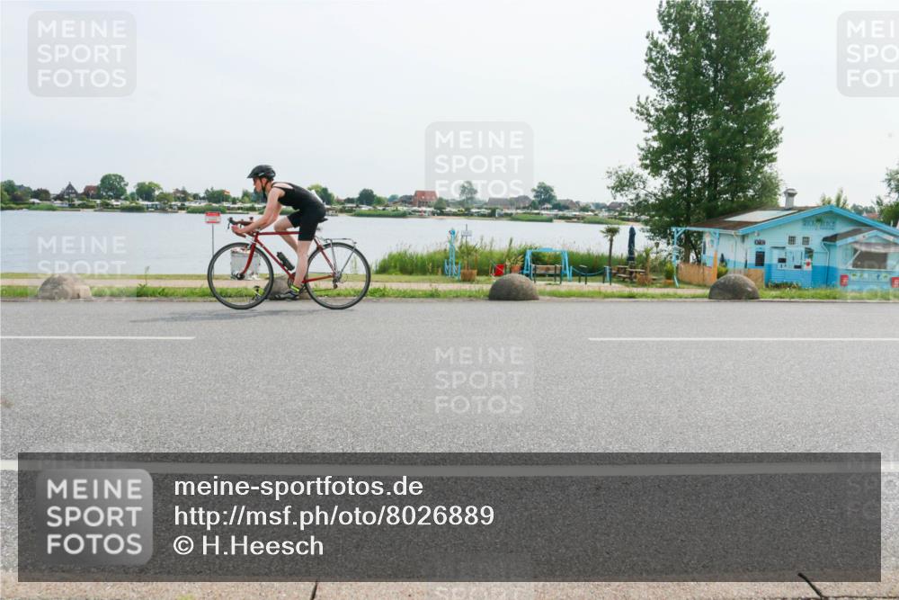 15.06.2025 - 27. Vierlanden-Triathlon H.Heesch http://msf.ph/oto/8026889 15.06.2025 10:27:47 Radfahren 49, 75, 100, 505, 529, 552 meine-sportfotos.de