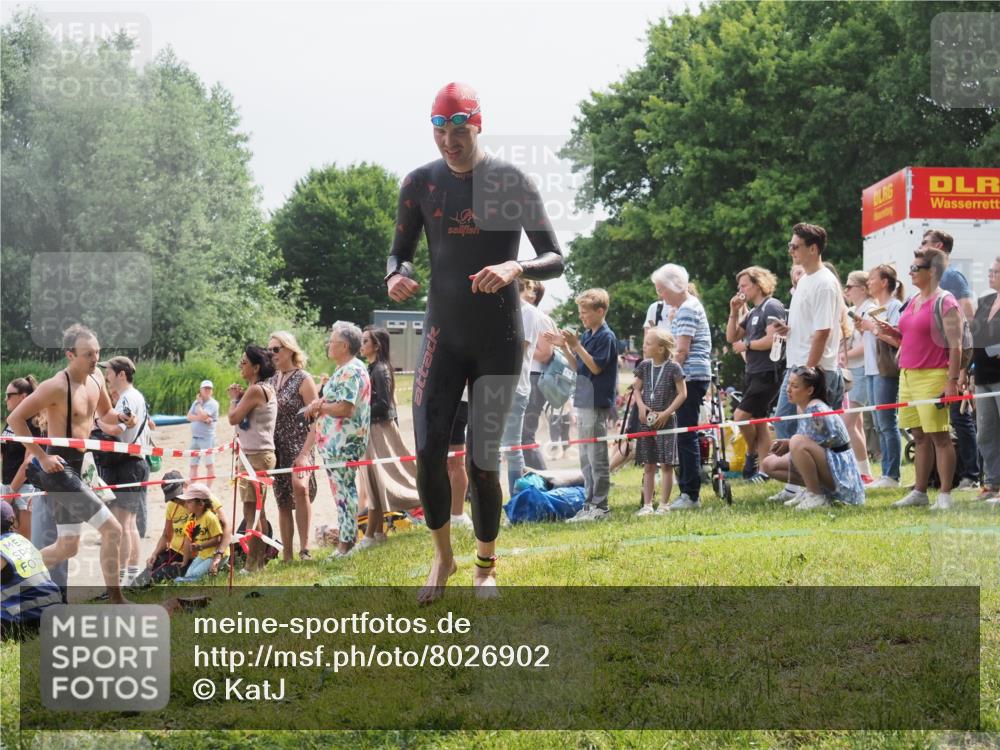 15.06.2025 - 27. Vierlanden-Triathlon KatJ http://msf.ph/oto/8026902 15.06.2025 11:00:29 Schwimmen 646, 657, 662, 694, 714, 731 meine-sportfotos.de