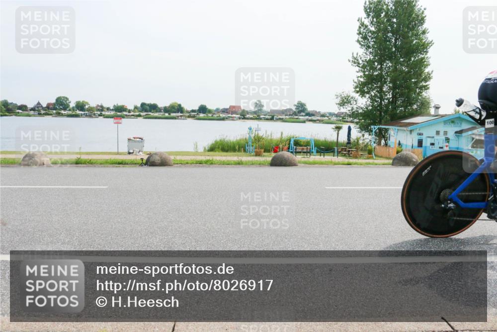 15.06.2025 - 27. Vierlanden-Triathlon H.Heesch http://msf.ph/oto/8026917 15.06.2025 10:27:48 Radfahren 49, 75, 100, 505, 529, 552 meine-sportfotos.de