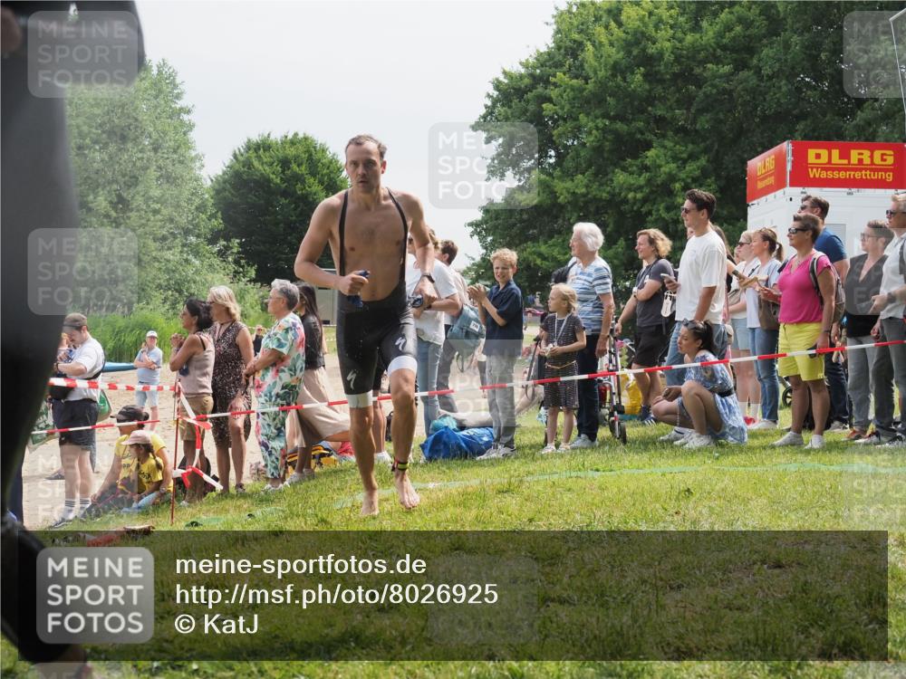 15.06.2025 - 27. Vierlanden-Triathlon KatJ http://msf.ph/oto/8026925 15.06.2025 11:00:30 Schwimmen 646, 657, 662, 694, 714, 731 meine-sportfotos.de