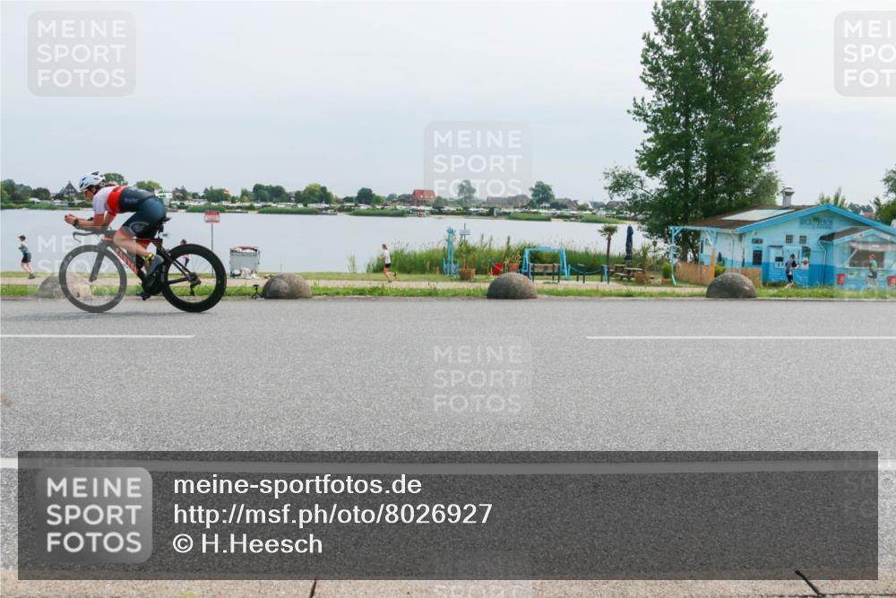 21.06.2025 - 27. Vierlanden-Triathlon H.Heesch http://msf.ph/oto/8026927 15.06.2025 11:19:52 Radfahren 982 meine-sportfotos.de