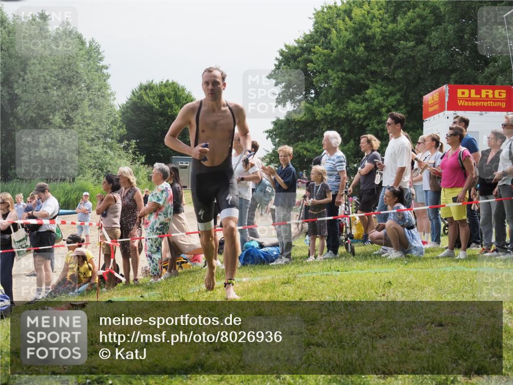15.06.2025 - 27. Vierlanden-Triathlon KatJ http://msf.ph/oto/8026936 15.06.2025 11:00:31 Schwimmen 646, 662, 694, 714, 731 meine-sportfotos.de