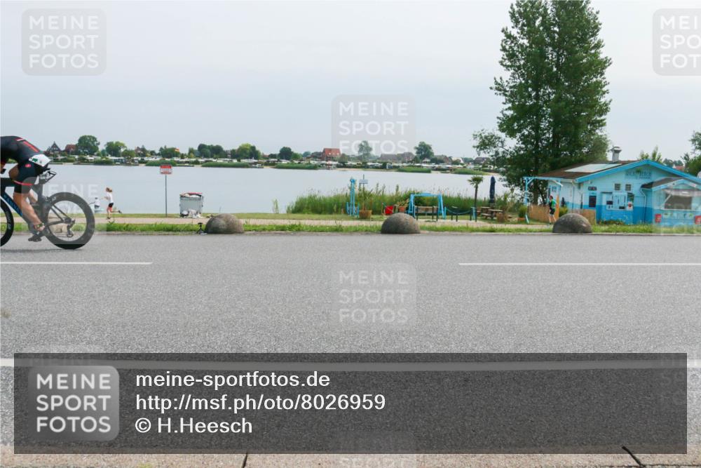 21.06.2025 - 27. Vierlanden-Triathlon H.Heesch http://msf.ph/oto/8026959 15.06.2025 11:19:56 Radfahren 251, 772, 982 meine-sportfotos.de