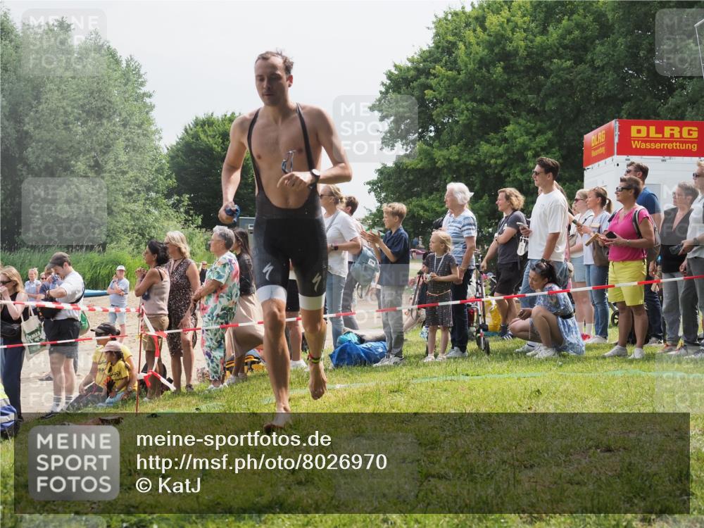 15.06.2025 - 27. Vierlanden-Triathlon KatJ http://msf.ph/oto/8026970 15.06.2025 11:00:31 Schwimmen 646, 662, 694, 714, 731 meine-sportfotos.de