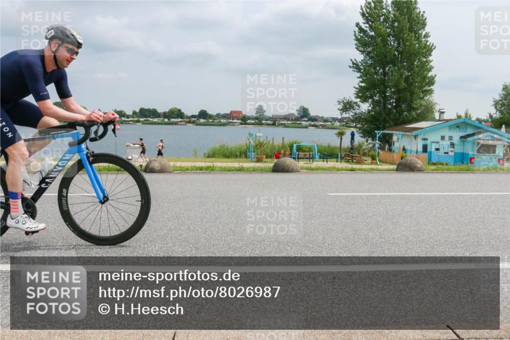 21.06.2025 - 27. Vierlanden-Triathlon H.Heesch http://msf.ph/oto/8026987 15.06.2025 12:17:20 Radfahren 696 meine-sportfotos.de