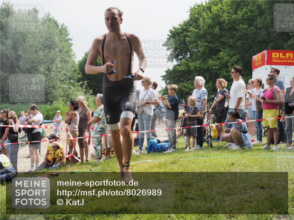 15.06.2025 - 27. Vierlanden-Triathlon KatJ http://msf.ph/oto/8026989 15.06.2025 11:00:31 Schwimmen 646, 662, 694, 714, 731 meine-sportfotos.de