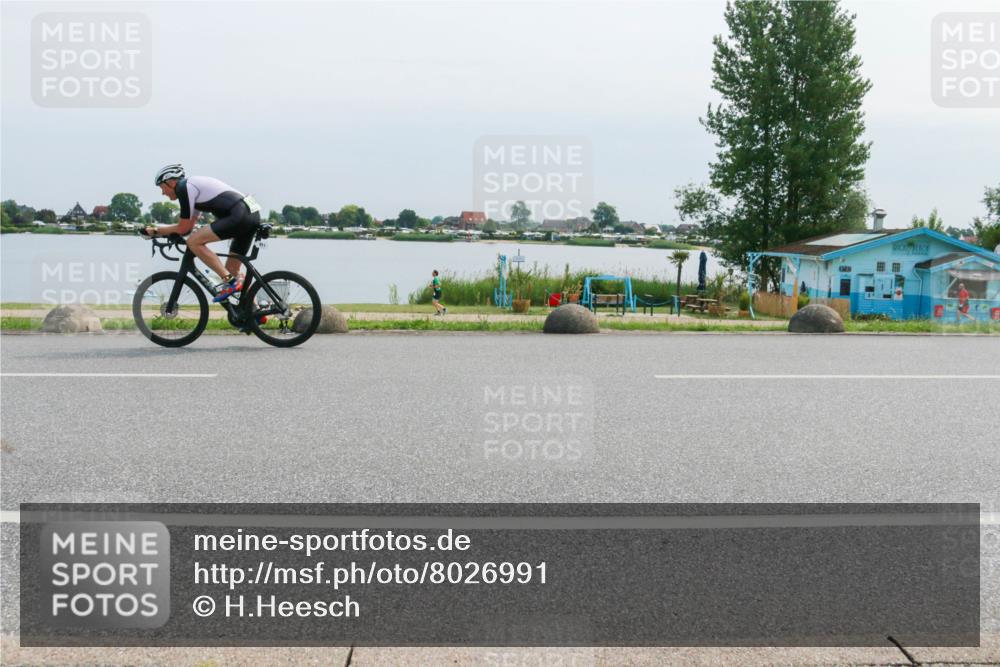 21.06.2025 - 27. Vierlanden-Triathlon H.Heesch http://msf.ph/oto/8026991 15.06.2025 11:20:01 Radfahren 251, 772, 811 meine-sportfotos.de