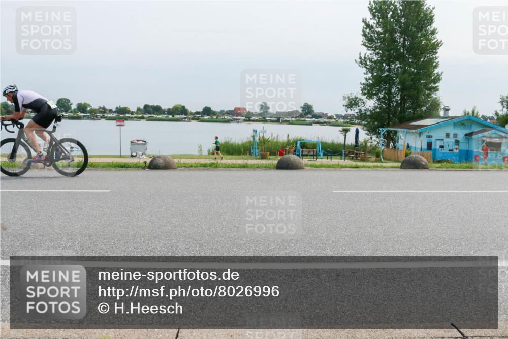 21.06.2025 - 27. Vierlanden-Triathlon H.Heesch http://msf.ph/oto/8026996 15.06.2025 11:20:01 Radfahren 251, 772, 811 meine-sportfotos.de