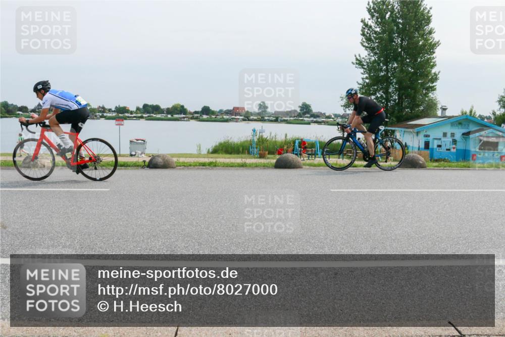 21.06.2025 - 27. Vierlanden-Triathlon H.Heesch http://msf.ph/oto/8027000 15.06.2025 11:20:07 Radfahren 3, 115, 232, 789, 811, 968 meine-sportfotos.de