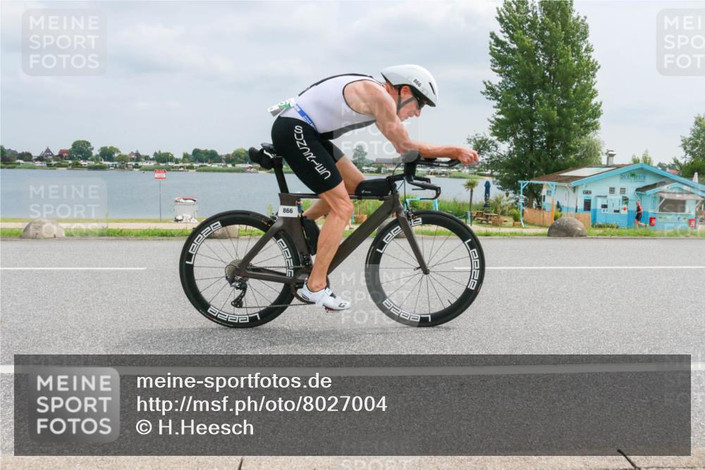 21.06.2025 - 27. Vierlanden-Triathlon H.Heesch http://msf.ph/oto/8027004 15.06.2025 12:17:31 Radfahren 723, 866 meine-sportfotos.de