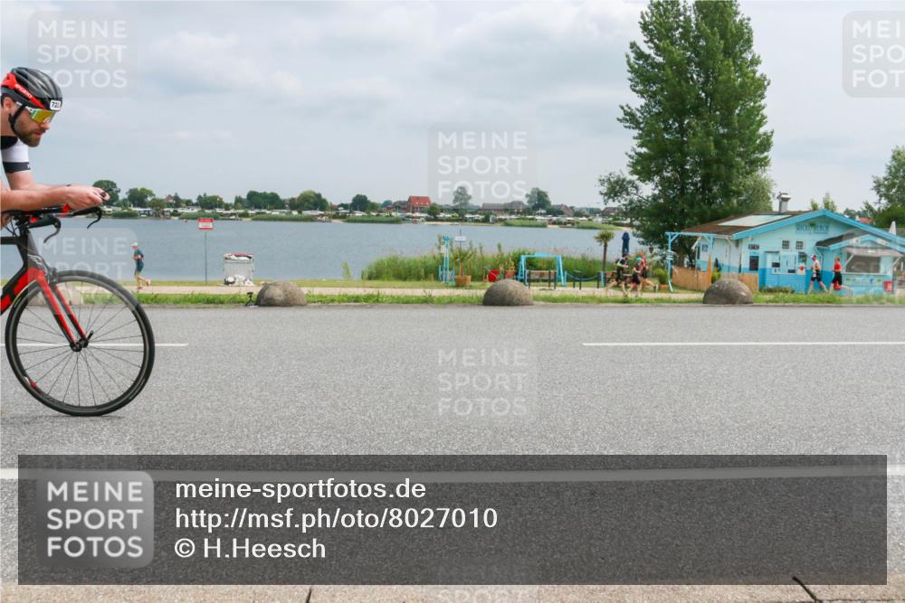 21.06.2025 - 27. Vierlanden-Triathlon H.Heesch http://msf.ph/oto/8027010 15.06.2025 12:17:33 Radfahren 723, 859, 866 meine-sportfotos.de