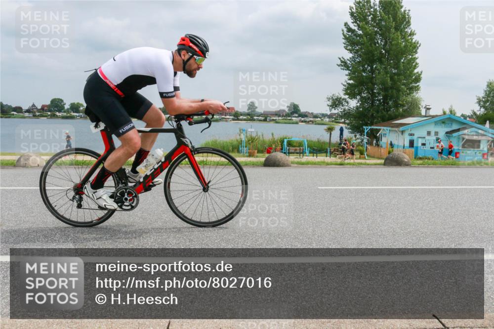 21.06.2025 - 27. Vierlanden-Triathlon H.Heesch http://msf.ph/oto/8027016 15.06.2025 12:17:34 Radfahren 723, 859, 866 meine-sportfotos.de