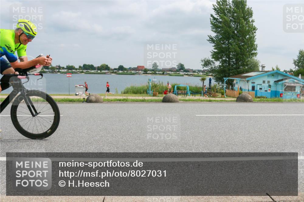 21.06.2025 - 27. Vierlanden-Triathlon H.Heesch http://msf.ph/oto/8027031 15.06.2025 12:17:39 Radfahren 853, 859 meine-sportfotos.de
