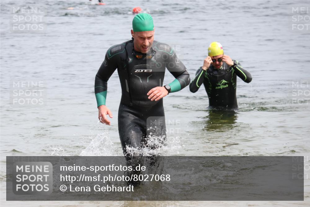 15.06.2025 - 27. Vierlanden-Triathlon Lena Gebhardt http://msf.ph/oto/8027068 15.06.2025 10:59:34 Schwimmen 641, 668, 751 meine-sportfotos.de