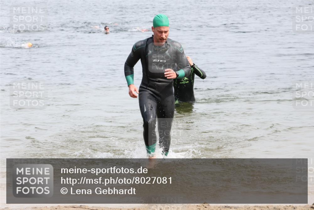 15.06.2025 - 27. Vierlanden-Triathlon Lena Gebhardt http://msf.ph/oto/8027081 15.06.2025 10:59:35 Schwimmen 641, 668, 727, 751 meine-sportfotos.de