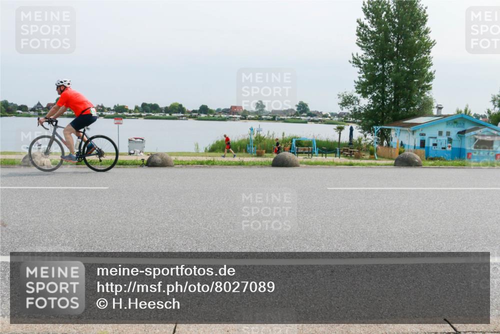 21.06.2025 - 27. Vierlanden-Triathlon H.Heesch http://msf.ph/oto/8027089 15.06.2025 11:20:09 Radfahren 3, 115, 232, 789, 852, 968 meine-sportfotos.de