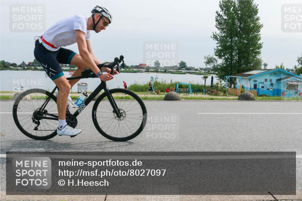 21.06.2025 - 27. Vierlanden-Triathlon H.Heesch http://msf.ph/oto/8027097 15.06.2025 11:20:10 Radfahren 3, 115, 232, 789, 852, 968 meine-sportfotos.de