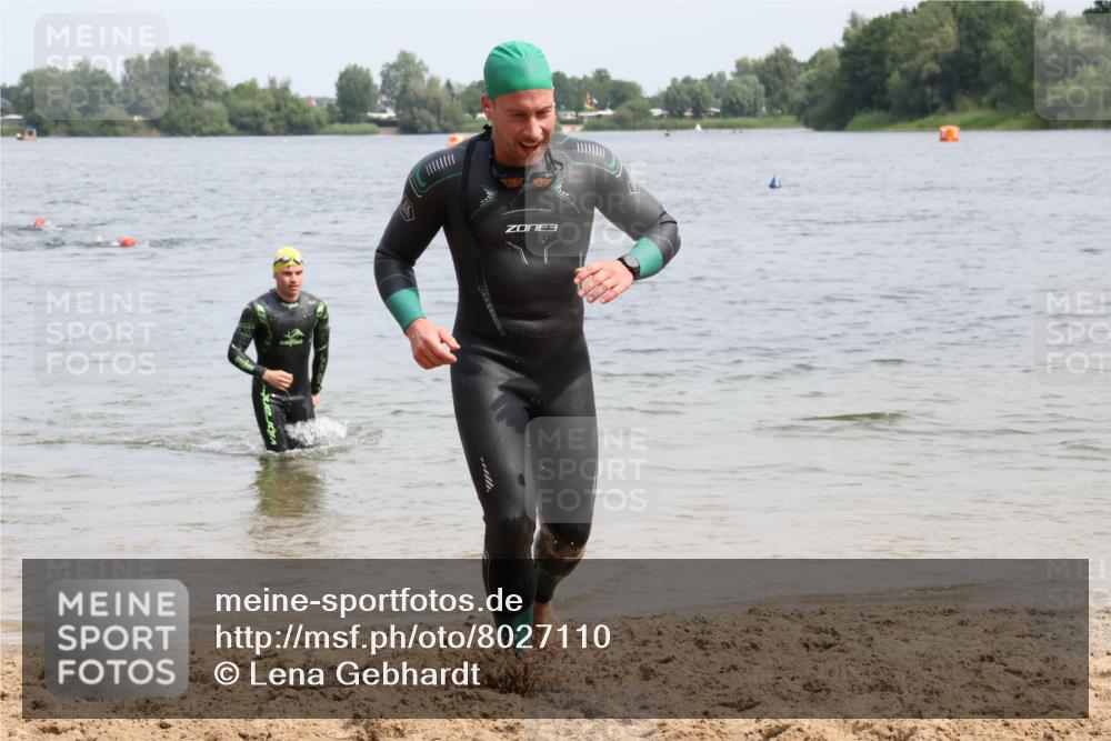15.06.2025 - 27. Vierlanden-Triathlon Lena Gebhardt http://msf.ph/oto/8027110 15.06.2025 10:59:38 Schwimmen 641, 668, 727, 751 meine-sportfotos.de