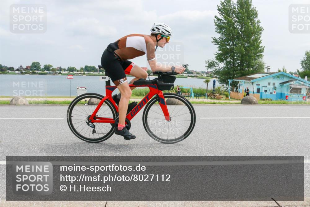 21.06.2025 - 27. Vierlanden-Triathlon H.Heesch http://msf.ph/oto/8027112 15.06.2025 12:18:51 Radfahren 708 meine-sportfotos.de