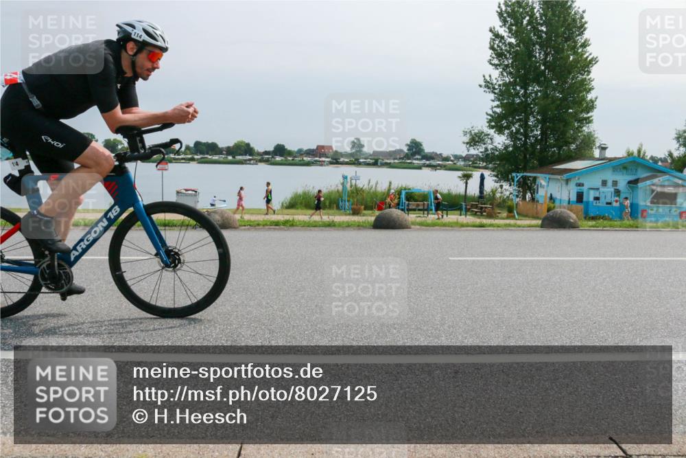 21.06.2025 - 27. Vierlanden-Triathlon H.Heesch http://msf.ph/oto/8027125 15.06.2025 11:20:35 Radfahren 114 meine-sportfotos.de